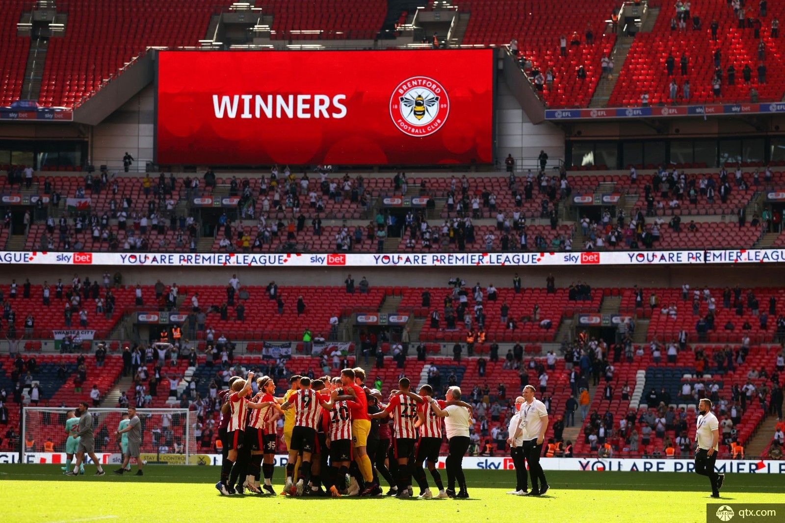 MQ1630 2525 Four Links Mobile Portal Crane 四连杆港口门座起重机 -Jim Leahy 0086 15026519060